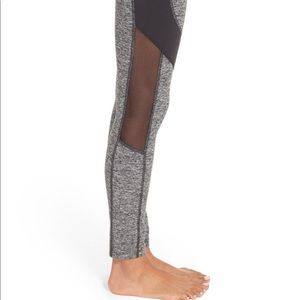 NWOT Beyond Yoga Side Mesh Leggings Spacedye